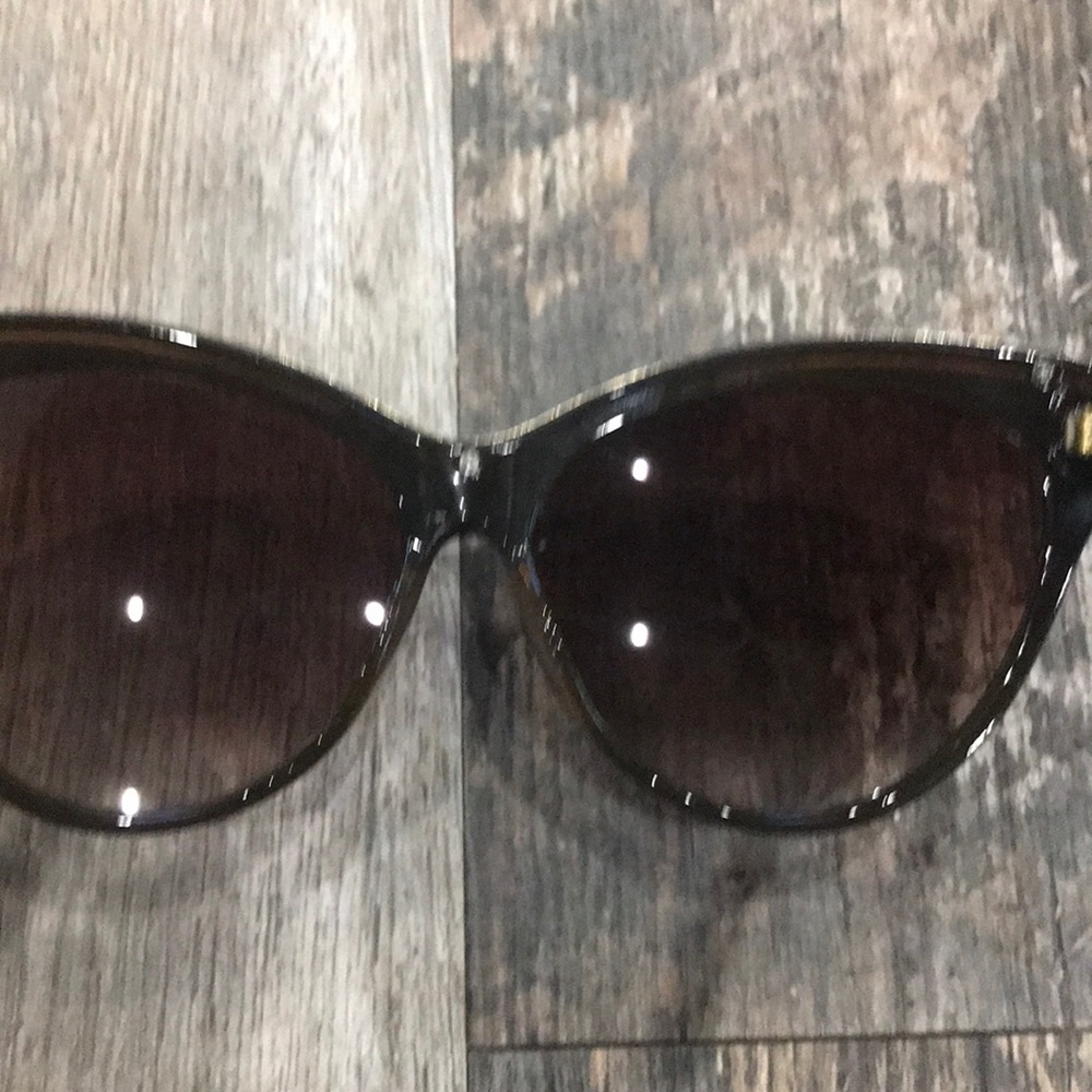Rhinestone Fashion Sunglasses - Picture 6 of 6